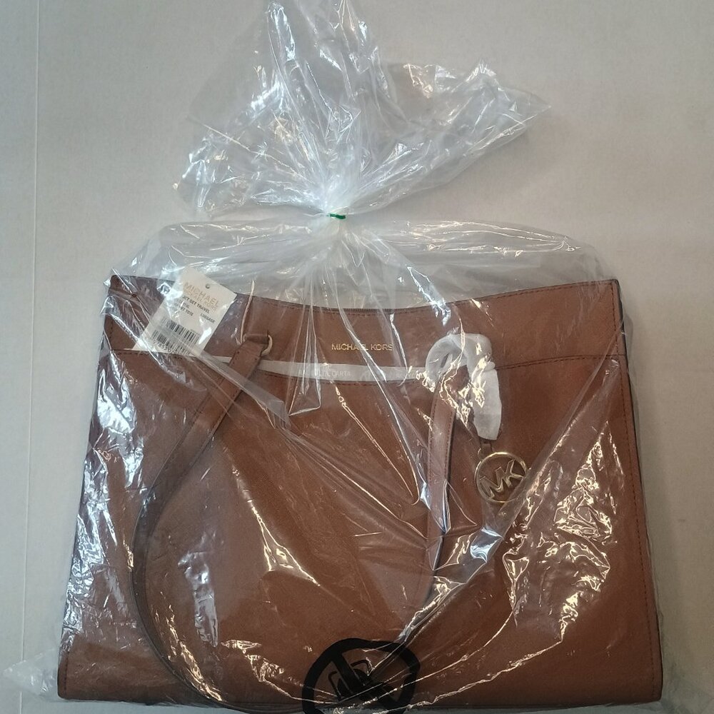 Micheal Kors Saffiano Leather Jet Set Travel tote- Authenticated Brand New - Picture 12 of 17